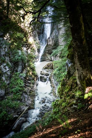 La cascade mystérieuse