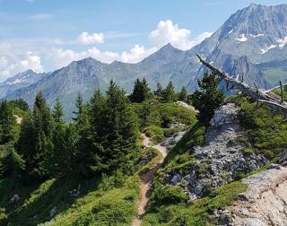 Hameau de la Montagne - Rocher de Villeneuve - Crête du Mont Charvet