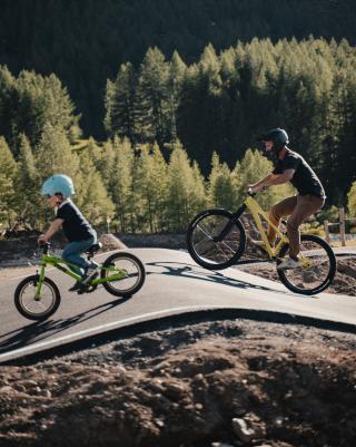 Initiation pumptrack en BMX