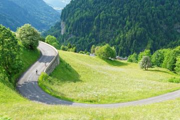 Montée cyclo du Col des Aravis