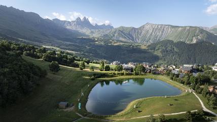 Plan d'eau et baignade du Col du Mollard