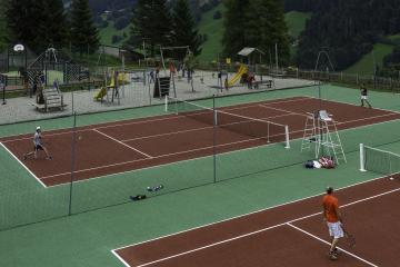 Courts de tennis (village)