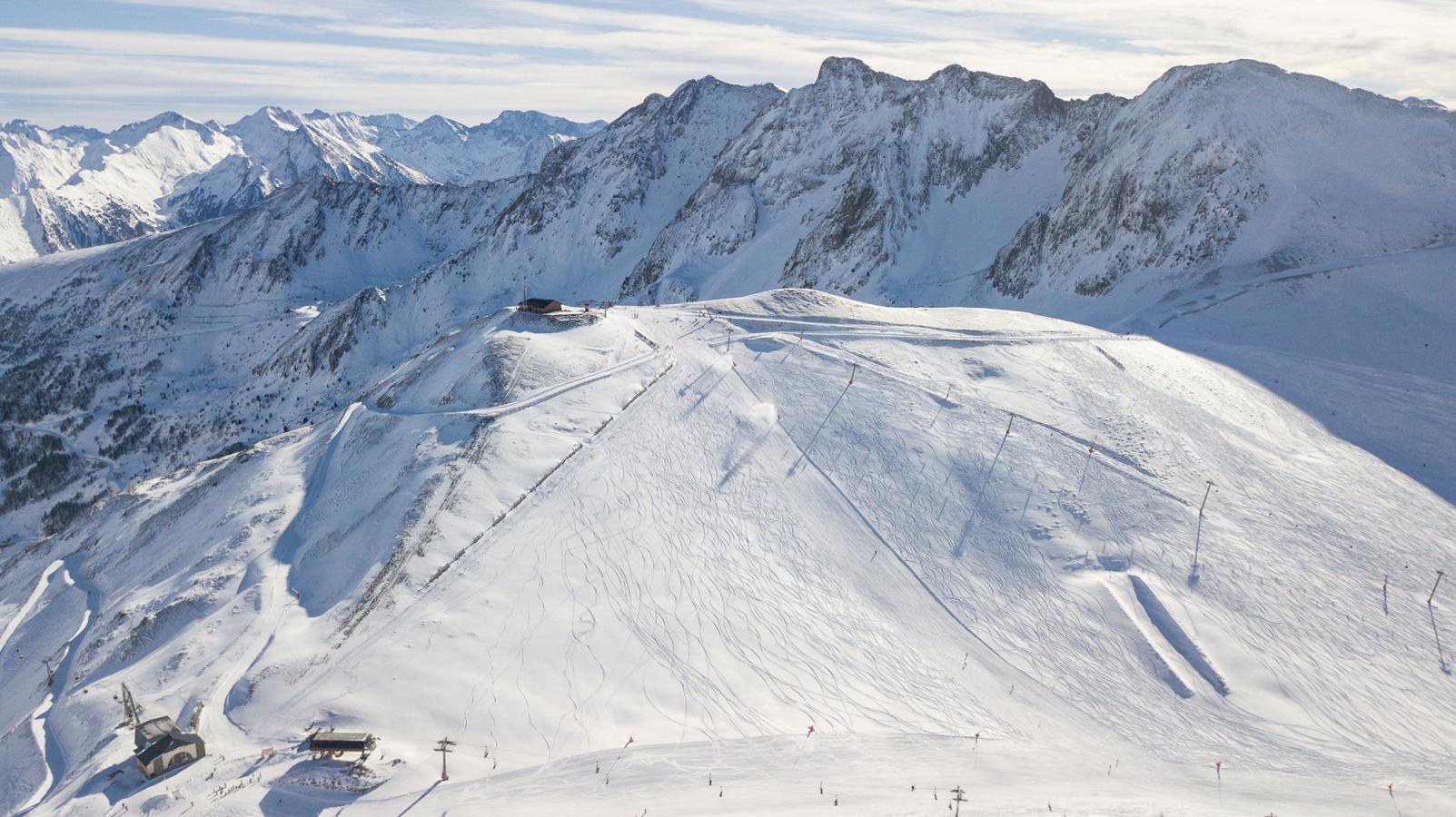 Pyrénées 2 Vallées : 1 forfait, 4 domaines skiables