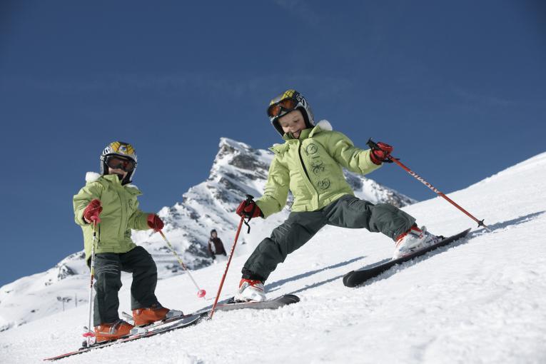 Comment initier ses enfants au ski ?