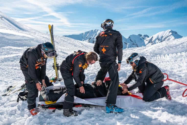 Le métier de pisteur-secouriste : immersion dans leur quotidien en station