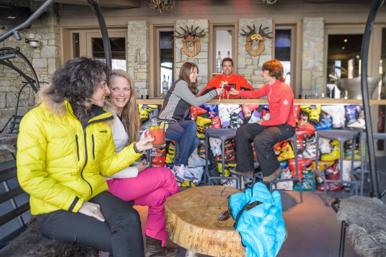 Les 10 meilleures stations des Alpes pour faire la fête après une journée de ski 