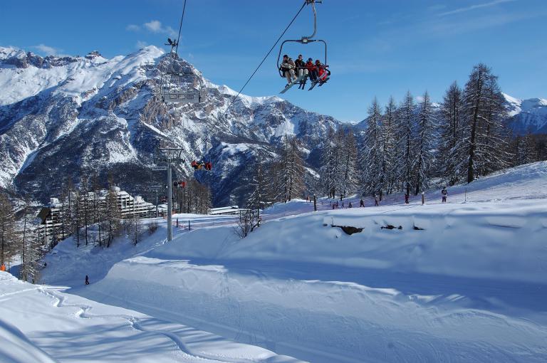 Partez skier à Puy Saint Vincent en famille