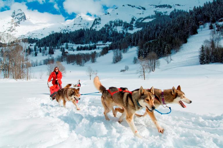 Ski dans les Aravis : trois stations, trois expériences
