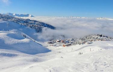 Pourquoi choisir Chamrousse pour vos vacances au ski ? Pourquoi choisir Chamrousse pour vos vacances au ski ?