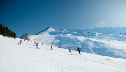 Ski dans les Aravis : trois stations, trois expériences