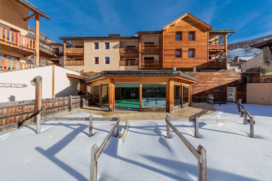 Location au ski Les Balcons du Viso - Abriès - Extérieur hiver