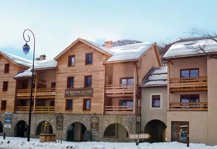 Rent in ski resort Les Balcons du Viso - Abriès - Winter outside