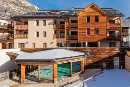 Location au ski Les Balcons du Viso - Abriès - Extérieur hiver