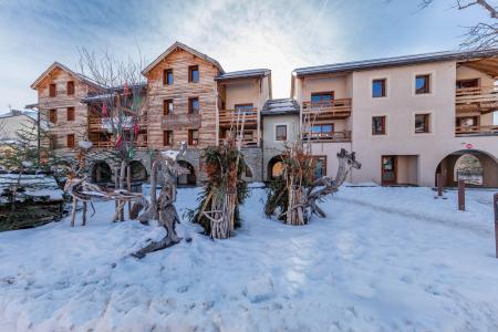 Rent in ski resort Les Balcons du Viso - Abriès - Winter outside