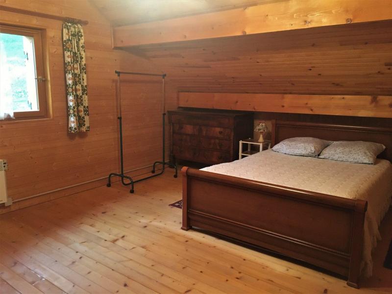 Rent in ski resort 4 room triplex chalet 8 people - Chalet l'Agnelin - Albiez Montrond - Bedroom