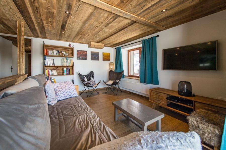 Rent in ski resort 5 room triplex chalet 8 people ( MAZOT) - Chalet le Mazot - Albiez Montrond - Living room