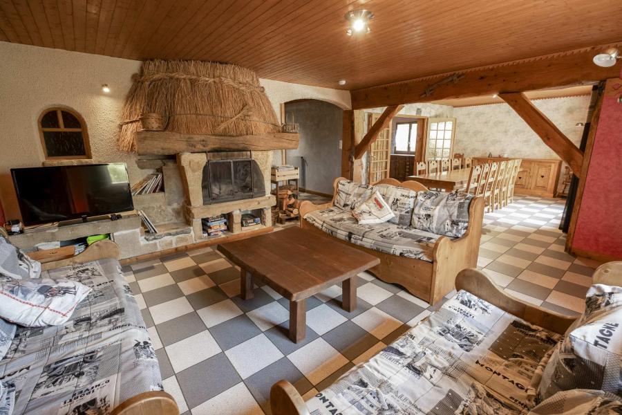 Rent in ski resort 7 room duplex chalet 14 people - Gîte Perce-Neige - Albiez Montrond - Living room