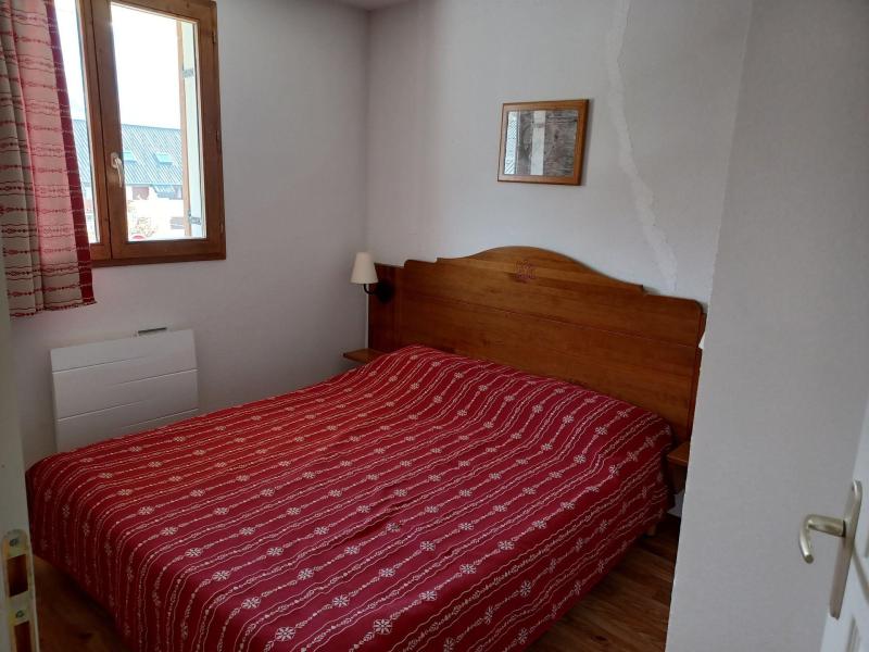 Rent in ski resort 2 room apartment 4 people (B202) - Le Hameau des Aiguilles - Albiez Montrond - Bedroom
