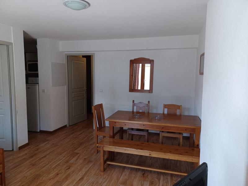 Rent in ski resort 2 room apartment 4 people (B202) - Le Hameau des Aiguilles - Albiez Montrond - Living room