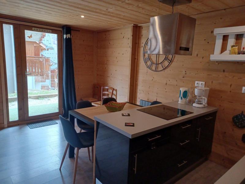 Rent in ski resort 2 room apartment sleeping corner 6 people (D204) - Le Hameau des Aiguilles - Albiez Montrond - Kitchen