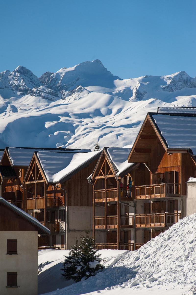 Rent in ski resort Les Chalets du Hameau des Aiguilles - Albiez Montrond - Winter outside