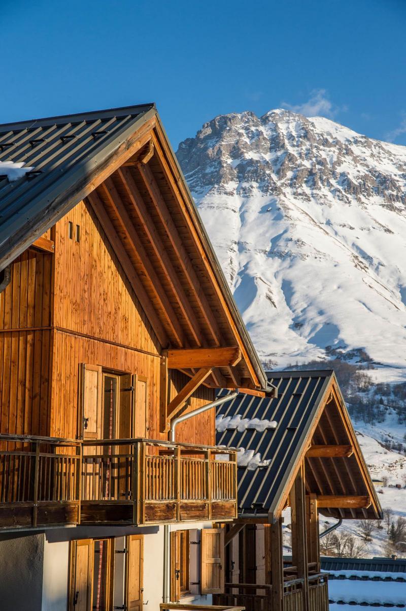 Аренда на лыжном курорте Les Chalets du Hameau des Aiguilles - Albiez Montrond - зимой под открытым небом