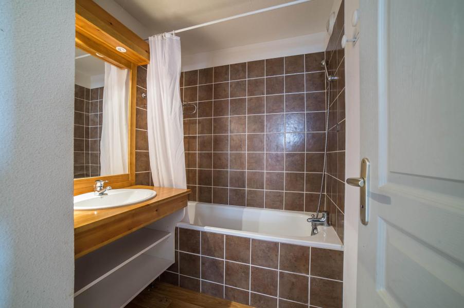 Rent in ski resort Les Chalets du Hameau des Aiguilles - Albiez Montrond - Bathroom