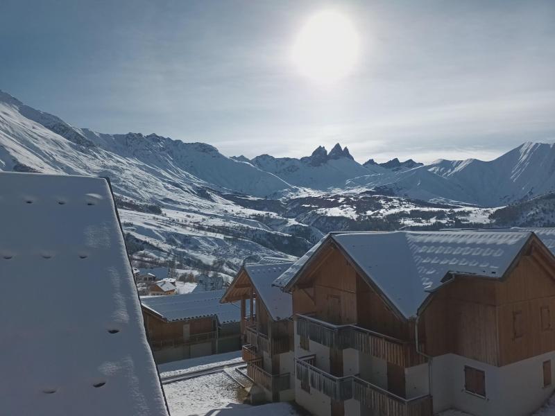 Rent in ski resort VVF Le Hameau des Aiguilles d'Arves - Albiez Montrond - Winter outside