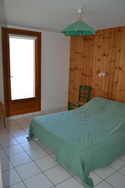 Rent in ski resort 4 room triplex chalet 8 people - Chalet Pré Fleury - Albiez Montrond - Double bed