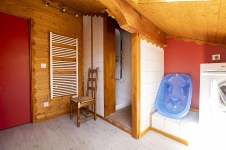 Rent in ski resort 7 room duplex chalet 14 people - Gîte Perce-Neige - Albiez Montrond - Shower room