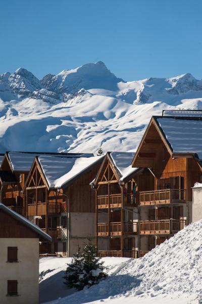 Vacances en montagne Les Chalets du Hameau des Aiguilles - Albiez Montrond - Extérieur hiver