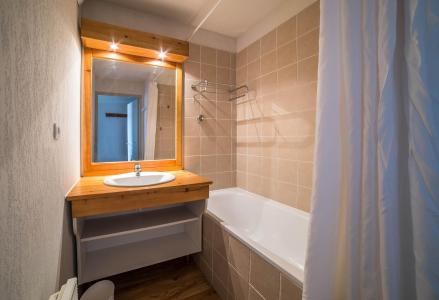 Rent in ski resort Les Chalets du Hameau des Aiguilles - Albiez Montrond - Bathroom