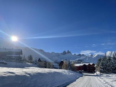 Ski verhuur VVF Le Hameau des Aiguilles d'Arves - Albiez Montrond - Buiten winter