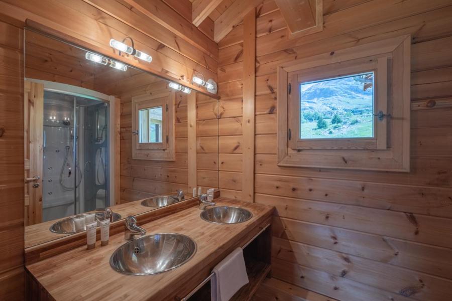 Rent in ski resort 9 room triplex chalet 12 people - CHALET ALTIPORT N°31 - Alpe d'Huez - Shower room