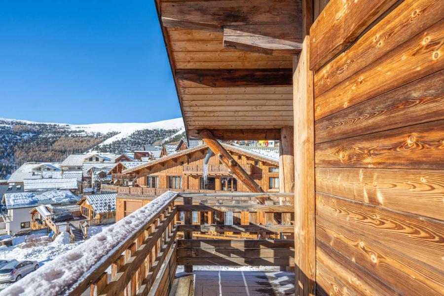 Holiday in mountain resort 9 room chalet 15 people - Chalet Dauphin - Alpe d'Huez - Winter outside