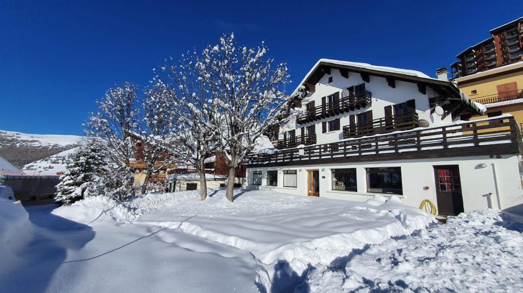 Аренда на лыжном курорте Chalet le Vieux Logis - Alpe d'Huez - зимой под открытым небом