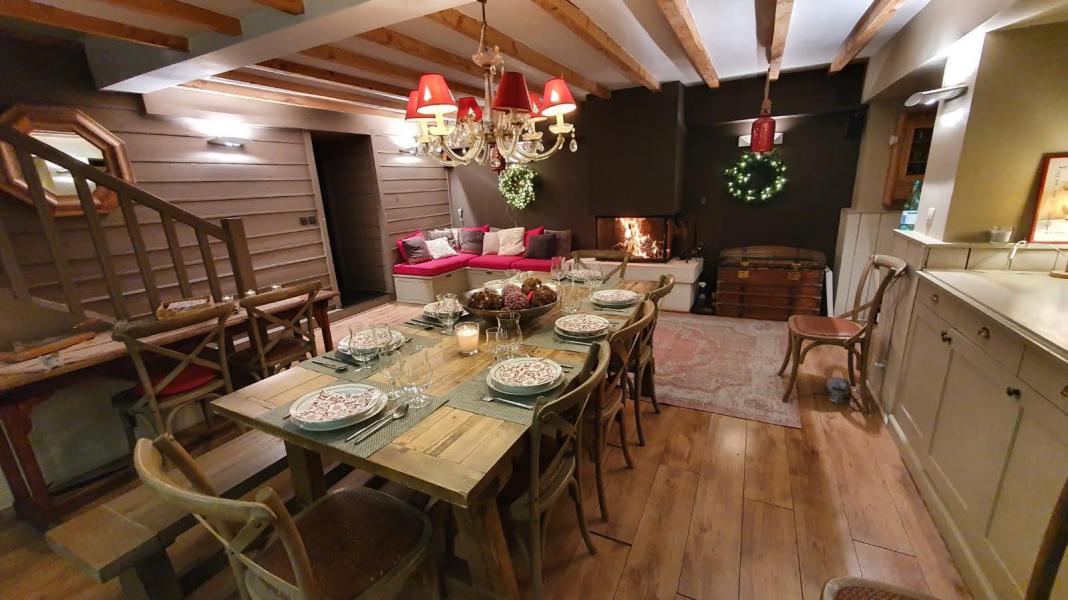 Ski verhuur Chalet le Vieux Logis - Alpe d'Huez - Tafel