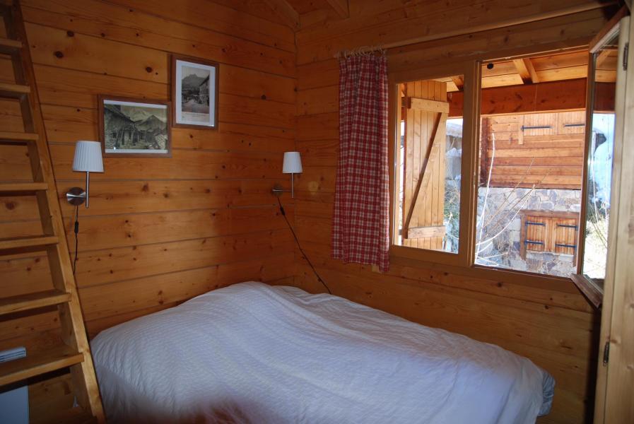 Rent in ski resort Chalet les Sapins - Alpe d'Huez - Bedroom