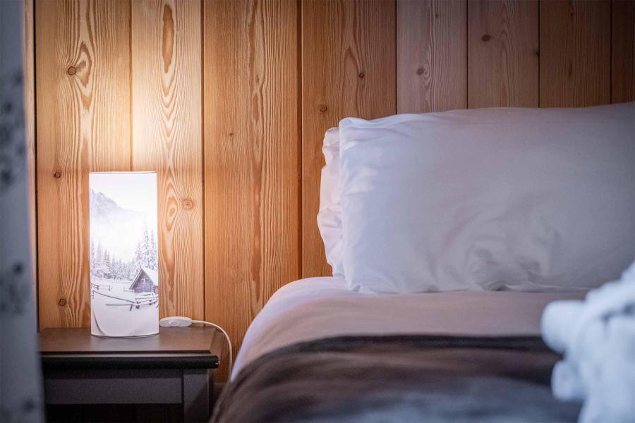 Rent in ski resort Chalet Nightingale - Alpe d'Huez - Bedroom
