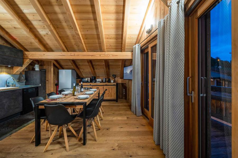 Rent in ski resort Chalet Nightingale - Alpe d'Huez - Table