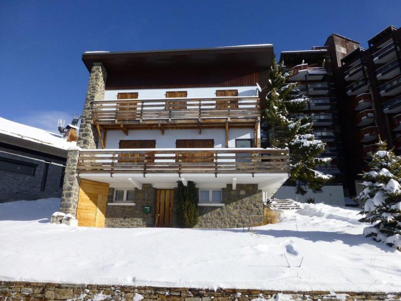 Rent in ski resort 6 room apartment 9 people - Chalet Quirlies - Alpe d'Huez - Winter outside