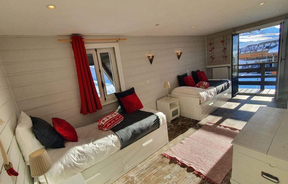 Rent in ski resort 9 room chalet 15 people - Chalet Vieux Logis - Alpe d'Huez - Bedroom