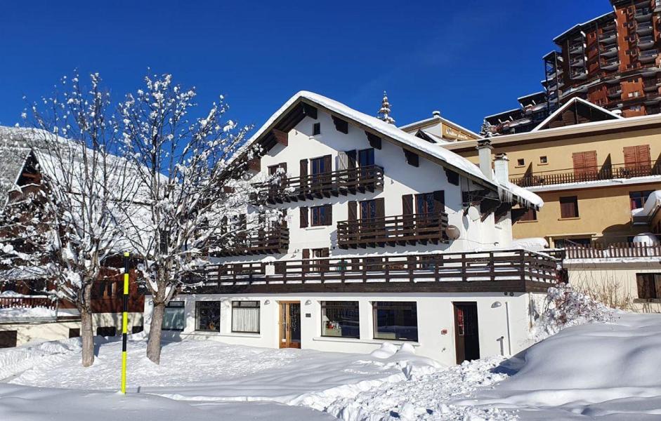 Wakacje w górach Domek górski 9 pokojowy 15 osób - Chalet Vieux Logis - Alpe d'Huez - Zima na zewnątrz