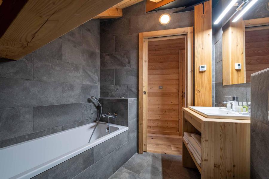 Rent in ski resort Chalet Woodpecker - Alpe d'Huez - Bathroom