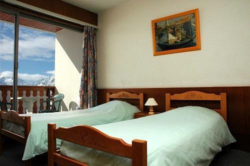 Rent in ski resort Hôtel Eliova le Chaix - Alpe d'Huez - Bedroom