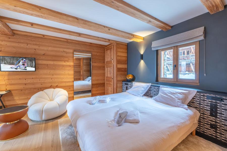 Rent in ski resort 7 room chalet 12 people - Le Chalet Ecureuil - Alpe d'Huez - Bedroom