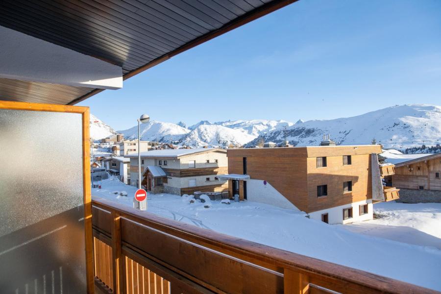 Rent in ski resort Studio sleeping corner 4 people (12) - Résidence Bel Oisans 2 - Alpe d'Huez - Winter outside