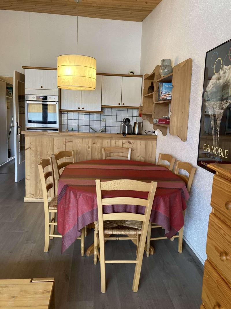 Rent in ski resort 2 room apartment cabin 6 people (D3) - Résidence l'Athos - Alpe d'Huez - Living room