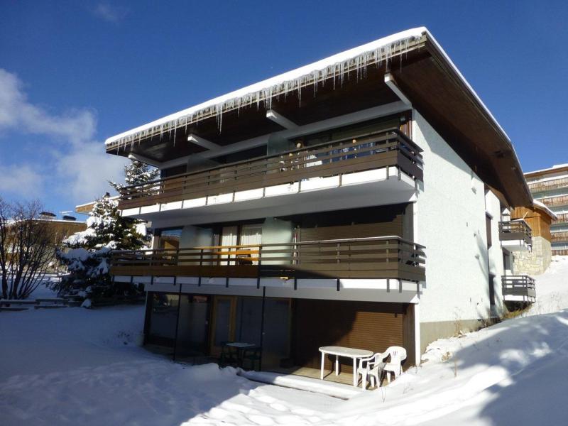 Rent in ski resort Studio sleeping corner 4 people (B2) - Résidence l'Auris - Alpe d'Huez - Winter outside