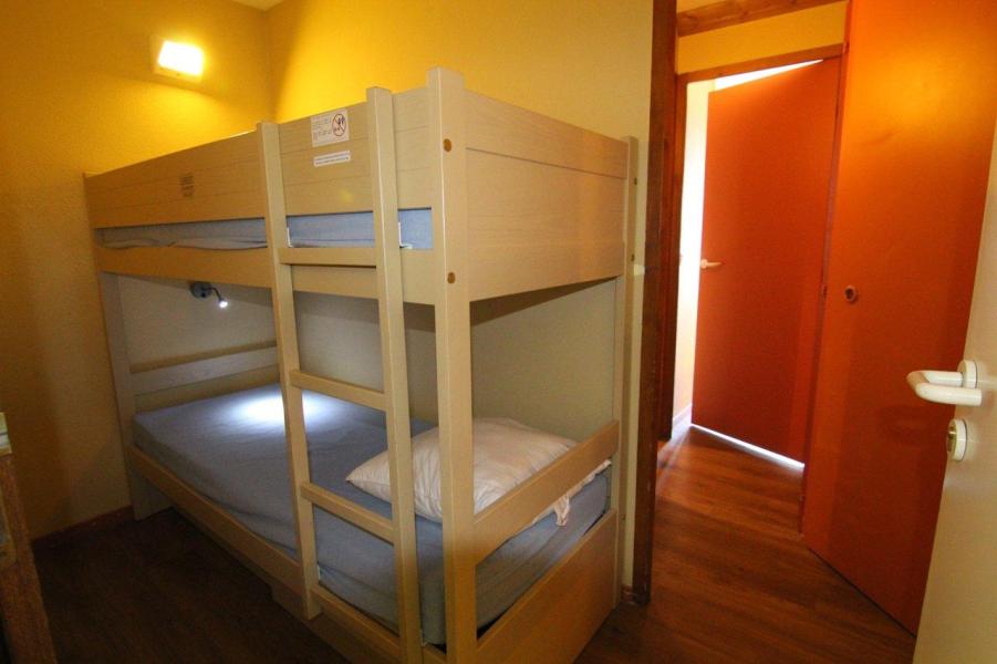 Rent in ski resort Studio sleeping corner 4 people (305) - Résidence l'Ours Blanc - Alpe d'Huez - Bunk beds